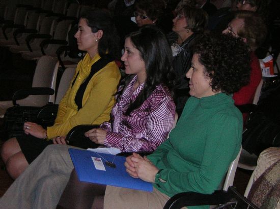 LA CONCEJAL DE MUJER E IGUALDAD DE OPORTUNIDADES Y LA DIRECTORA DEL INSTITUTO DE LA MUJER INICIAN EL PROGRAMA DE ACTIVIDADES CON MOTIVO DEL DÍA DE LA MUJER CON LA PONENCIA “EL PAPEL DE LA FAMILIA. EDUCAR EN VALORES. LA AUTOESTIMA” (2008), Foto 7