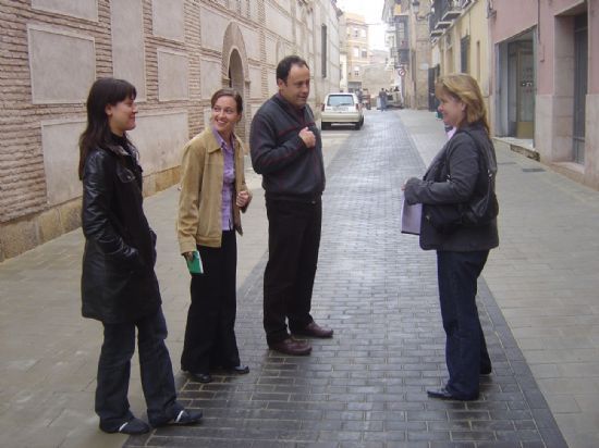 EL CONCEJAL DE URBANISMO Y TÉCNICOS DE LA FUNDACIÓN ONCE SUPERVISAN FINALIZACIÓN DE LAS OBRAS DE MEJORA ACCESIBILIDAD DE 13 CALLES DEL CASCO URBANO, Foto 1