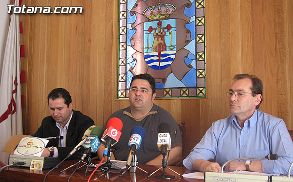 EL AYUNTAMIENTO Y LA ASOCIACIÓN DE COMERCIANTES PONEN EN MARCHA EL PROYECTO “COMERCIO SOLIDARIO” PARA SU PROMOCIÓN ENTRE ALGUNOS COLECTIVOS SOCIALES, Foto 2