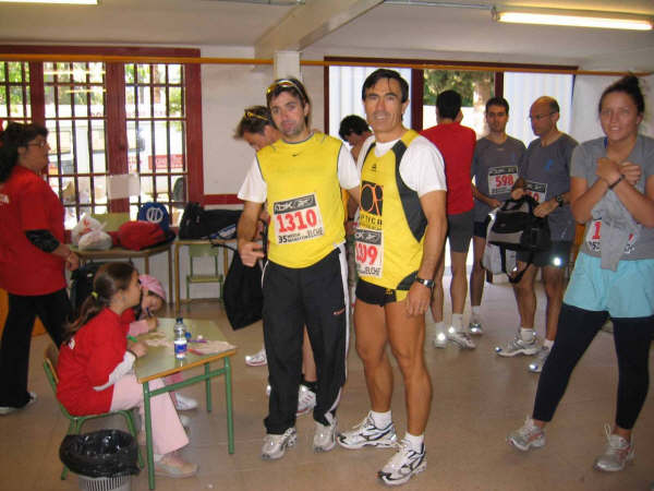 MIEMBROS DEL CLUB DE ATLETISMO ÓPTICA SANTA EULALIA PARTICIPARON EN LA 35ª EDICIÓN DE LA MEDIA MARATÓN “CIUDAD DE ELCHE”, Foto 2