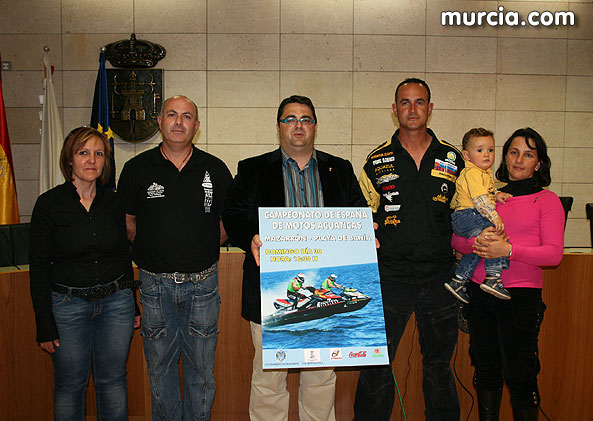 LOS TOTANEROS ANTONIO COSTA Y FRANCISCO SÁNCHEZ, PRESENTAN LAS MOTOS ACUÁTICAS CON LAS QUE PARTICIPARÁN EN EL CAMPEONATO DE ESPAÑA, QUE SE CELEBRARÁ EN EL PUERTO DE MAZARRÓN ESTE DOMINGO 30 DE MARZO, Foto 1