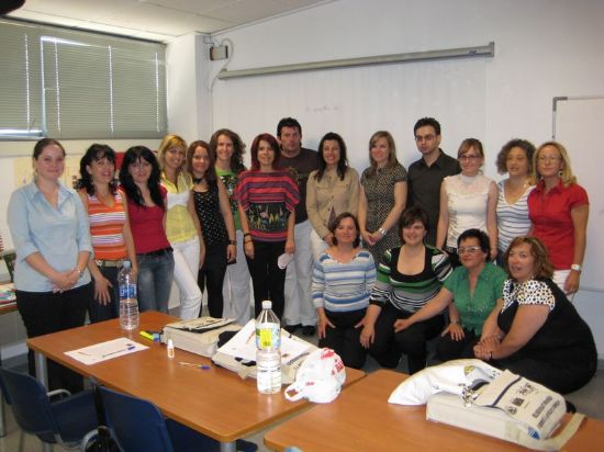 SE CLASURA EL CURSO DE “ATENCIÓN Y CUIDADO A PERSONAS DEPENDIENTES”, DIRIGIDO A DESEMPLEADOS, QUE SE HA IMPARTIDO EN EL CENTRO DE DESARROLLO LOCAL, Foto 1