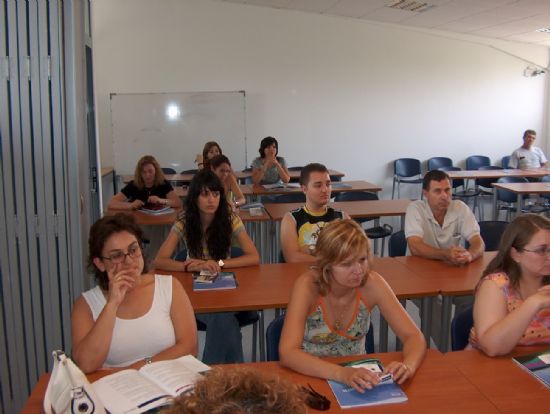 LA CONCEJALÍA DE FOMENTO Y EMPLEO CELEBRA UNA JORNADA DE AUTOEMPLEO DIRIGIDA A JÓVENES, MUJERES E INMIGRANTES, Foto 2