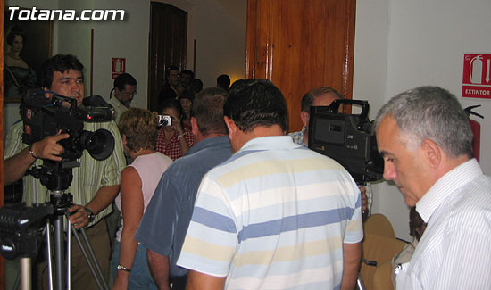 LOS DIEZ CONCEJALES DE LA OPOSICIÓN EN TOTANA  ABANDONAN EL PLENO CUANDO SE IBA A DEBATIR EL PLAN GENERAL DE ORDENACIÓN URBANA, Foto 3