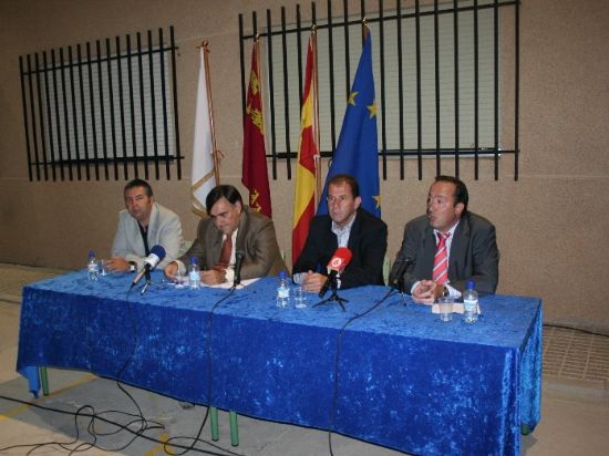 AUTORIDADES MUNICIPALES INAUGURAN DE FORMA OFICIAL EL CURSO ESCOLAR 2006/2007 EN EL MUNICIPIO DE TOTANA, Foto 1