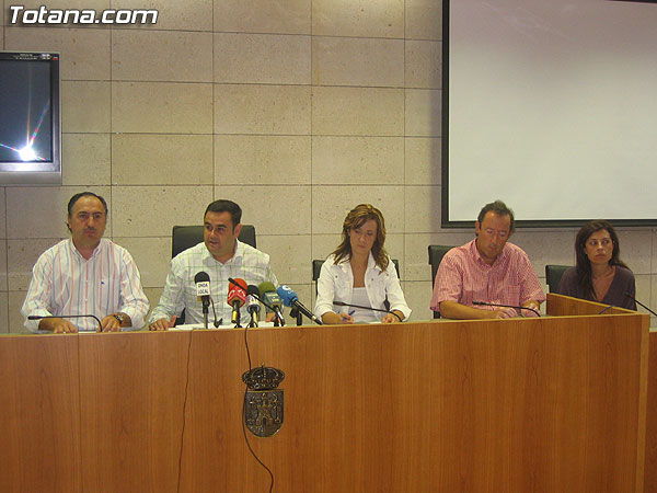 EL EQUIPO DE GOBIERNO OFRECIÓ UNA RUEDA DE PRENSA PARA HACER UN BALANCE DE LOS PRIMEROS 100 DÍAS DE GOBIERNO, Foto 5
