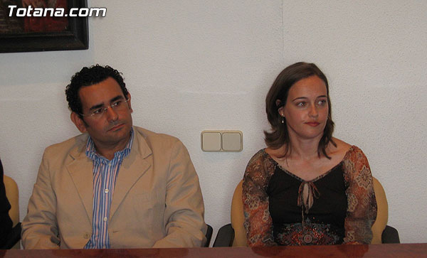 TOMAN POSESIÓN DE SUS CARGOS VETERINARIO E INGENIERO TÉCNICO DE OBRAS PÚBLICAS MUNICIPALES   , Foto 1