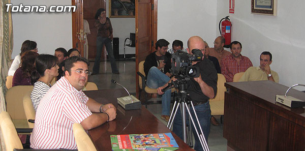 TOMAN POSESIÓN DE SUS CARGOS VETERINARIO E INGENIERO TÉCNICO DE OBRAS PÚBLICAS MUNICIPALES   , Foto 2