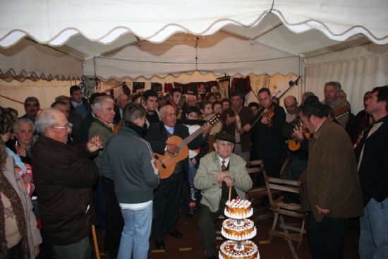 LAS ASOCIACIONES DE VECINOS Y AMAS DE CASA DE EL RAIGUERO TRIBUTAN UN HOMENAJE A LA CUADRILLA DE ESTA PEDANÍA TOTANERA, Foto 2