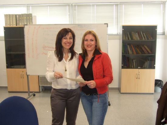 LA CONCEJAL DE FOMENTO, EMPLEO Y NUEVAS TECNOLOGÍAS CLAUSURA EL CURSO “INFORMATICA BASICA E INTERNET” IMPARTIDO EN EL ALA DEL CENTRO DESARROLLO LOCAL CON LA PARTICPACIÓN D EUNA QUINCENA DE PERSONAS (2008), Foto 4