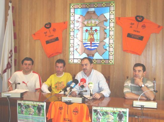LA CONCEJALÍA DE DEPORTES PRESENTA LA NUEVA ESCUELA MUNICIPAL DE CICLISMO DE TOTANA   , Foto 1