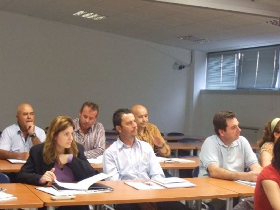 ORGANIZAN UN SEMINARIO SOBRE “MOTIVACIÓN EMPRENDEDORA” DIRIGIDO A LOS EMPRENDEDORES/AS DE LA LOCALIDAD INTERESADOS EN PONER EN MARCHA UN NEGOCIO, Foto 2