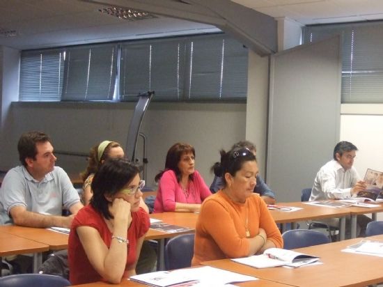 ORGANIZAN UN SEMINARIO SOBRE “MOTIVACIÓN EMPRENDEDORA” DIRIGIDO A LOS EMPRENDEDORES/AS DE LA LOCALIDAD INTERESADOS EN PONER EN MARCHA UN NEGOCIO, Foto 3