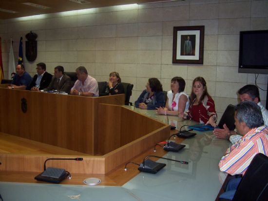 SE CONSTITUYE OFICIALMENTE LA JUNTA DE PEDÁNEOS, EN UN ACTO EN EL QUE SE HACE ENTREGA DE LOS MÓVILES Y SE FIJAN LAS LÍNEAS DE TRABAJO DE ESTA LEGISLATURA (2008), Foto 1