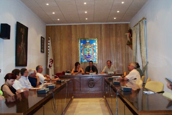 CONCEJALES DISTINTAS ÁREAS GESTIÓN MUNICIPAL SE REÚNEN CON ASOCIACIONES Y COLECTIVOS TOTANA INFORMAR SOBRE BORRADOR PRESUPUESTOS MUNICIPALES 2004 Y RECOGER OPINIONES Y NECESIDADES PRIORITARIAS, Foto 1