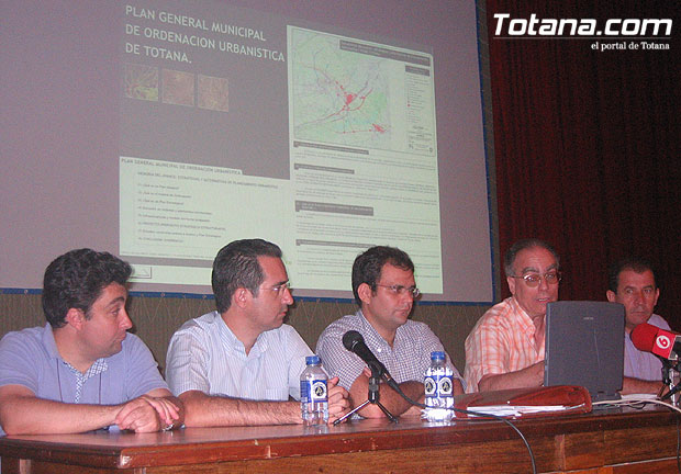 Presentación pública del Plan General Municipal de Ordenación Urbanística (PGOUM) de Totana , Foto 1