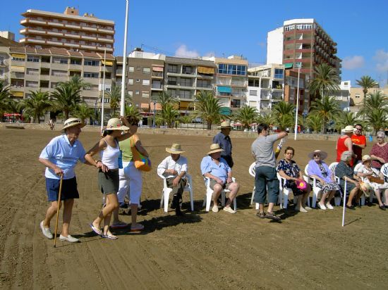 UN TOTAL DE 37 PERSONAS RESIDENCIA LA PURÍSIMA Y SERVICIO ESTANCIAS DIURNAS REALIZAN EXCURSIÓN PUERTO MAZARRÓN COINCIDIENDO CON EL FINAL DEL VERANO, Foto 1