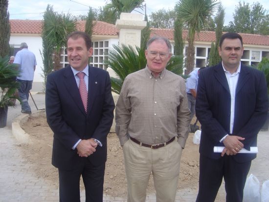 AYUNTAMIENTO INVIERTE 40.000 EUROS EN LA CONSTRUCCIÓN DE 44 FOSAS QUE SOLUCIONAN PROBLEMAS LISTAS DE ESPERA, Foto 3