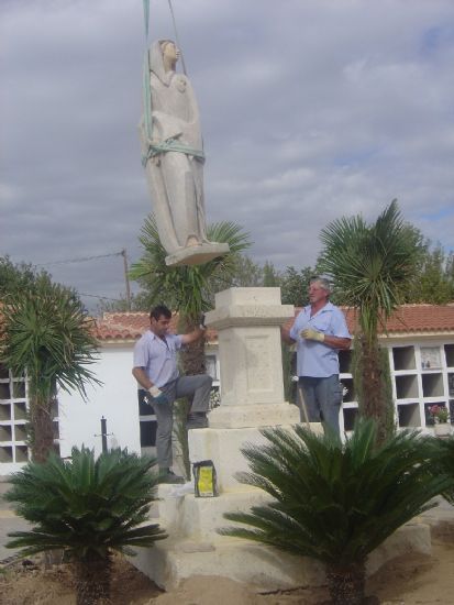 AYUNTAMIENTO INVIERTE 40.000 EUROS EN LA CONSTRUCCIÓN DE 44 FOSAS QUE SOLUCIONAN PROBLEMAS LISTAS DE ESPERA, Foto 4