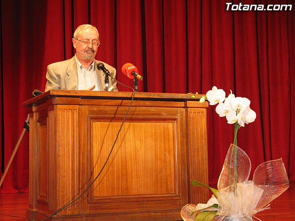 EL GRUPO CULTURAL “CAJA DE SEMILLAS” OFRECIÓ UN RECITAL DE POESÍA EFECTUANDO UN RECORRIDO POR DIVERSAS ÉPOCAS Y AUTORES DE LA LITERATURA ESPAÑOLA, Foto 6