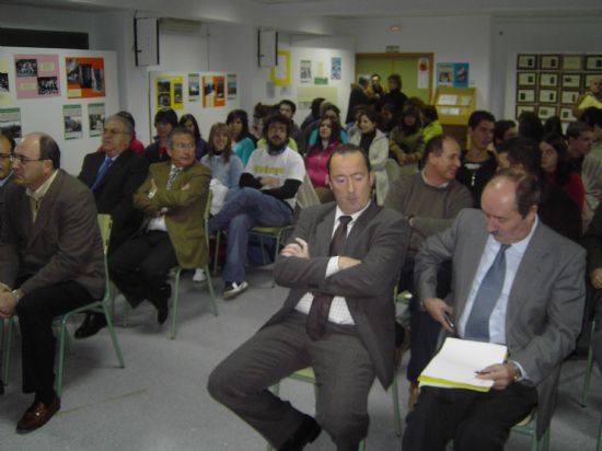 EL CONSEJERO DE EDUCACIÓN Y CULTURA  INAUGURA EL CURSO DE BACHILLERATO INTERNACIONAL EN EL IES “JUAN DE LA CIERVA”, EL PRIMERO QUE SE IMPLANTA EN LA REGIÓN, Foto 1