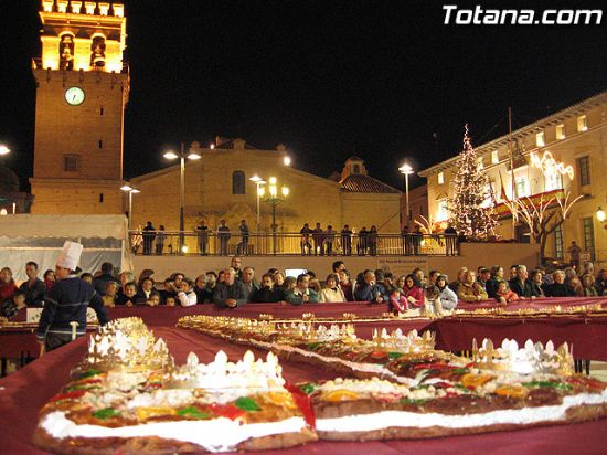ELABORAN UN ROSCÓN DE REYES ARTESANO DE 1.300 KILOGRAMOS Y CASI 6.000 RACIONES QUE SE REGISTRARÁ EN EL LIBRO GUINESS DE LOS RÉCORDS, Foto 1