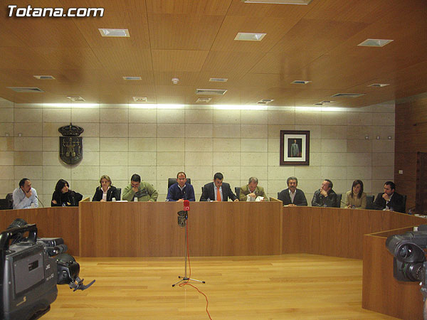 LOS CORPORATIVOS INAUGURAN EL NUEVO SALÓN DE SESIONES CON LA CELEBRACIÓN DEL PLENO ORDINARIO CORRESPONDIENTE AL MES DE ENERO, Foto 1