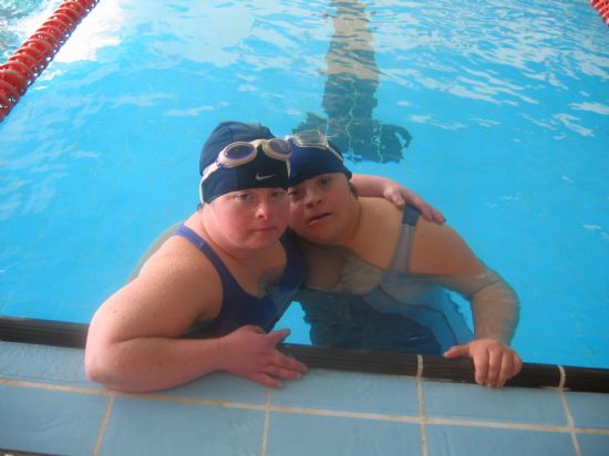 CINCO ALUMNOS DEL CENTRO OCUPACIONAL “JOSÉ MOYA” PARTICIPAN EN EL CAMPEONATO REGIONAL DE NATACIÓN CELEBRADO EN LORCA (2008), Foto 6