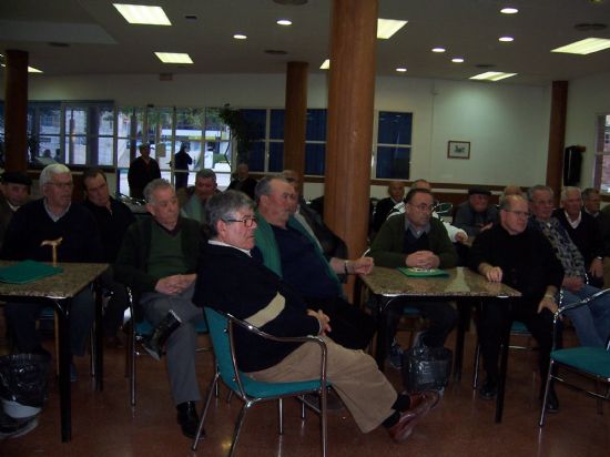 MEDIO CENTENAR DE SOCIOS DEL CENTRO DE PERSONAS MAYORES RECIBEN UNA CHARLA INFORMATIVA SOBRE LA REVALORIZACIÓN DE LAS PENSIONES (2008), Foto 2
