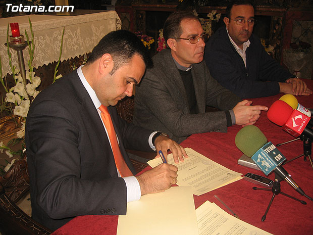 EL AYUNTAMIENTO Y LA FUNDACIÓN “LA SANTA” FIRMAN UN CONVENIO DE COLABORACIÓN POR IMPORTE DE CASI 400.000 EUROS PARA ACONDICIONAR LOS EDIFICIOS ANEXOS A LA ERMITA DE SANTA EULALIA, Foto 5