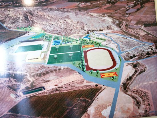 LOS TOTANEROS APORTAN MÁS DE 300 SUGERENCIAS SOBRE EL DISEÑO DE LA CIUDAD DEPORTIVA EN LAS DOS EXPOSICIONES UBICADAS EN EL PABELLÓN MANOLO IBAÑEZ Y EN LA PISCINA CUBIERTA, Foto 1