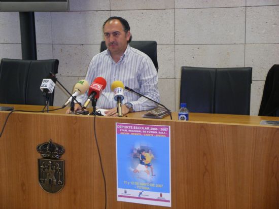 UN TOTAL DE 350 JÓVENES COMPETIRÁN EN LA “FINAL REGIONAL DE FÚTBOL SALA” DE DEPORTE ESCOLAR 2006-2007 DURANTE LOS DÍAS 11 Y 12 DE MAYO, Foto 2