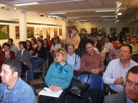 SE CLAUSURA LA “I FERIA DE EMPLEO, SEGURIDAD Y SALUD LABORAL” CON LA ENTREGA DE LOS PREMIOS DEL “I CONCURSO DE EMPRENDEDORES CIUDAD DE TOTANA” A 8 PROYECTOS DE JÓVENES DEL MUNICIPIO, Foto 4