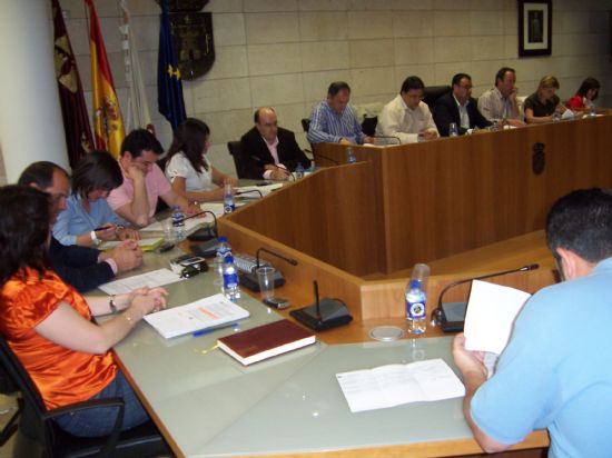 EL PLENO APRUEBA LA REALIZACIÓN DE UN ESTUDIO PARA REVITALIZAR EL COMERCIO LOCAL Y LA CREACIÓN DE UNA COMISIÓN DEL MENOR, ENTRE MÁS DE UNA VEINTENA DE PROPUESTAS (2008), Foto 1