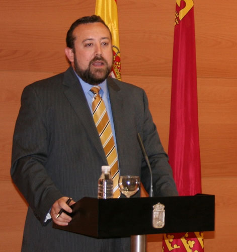 El consejero de la Presidencia pide a IU que si tiene algo que declarar que lo haga con todas las letras, Foto 1