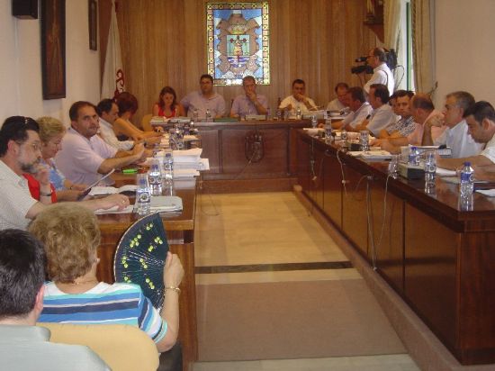 PLENO APRUEBA PRESUPUESTO GENERAL MUNICIPAL PARA EL AÑO 2004 QUE ASCIENDE A 38,3 MILLONES DE EUROS , Foto 1