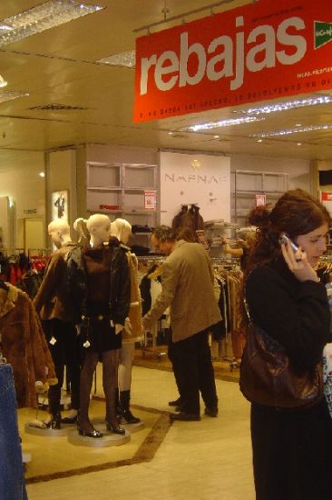 OMIC OFRECE RECOMENDACIONES A LOS CONSUMIDORES Y USUSARIOS CON MOTIVO DE LAS REBAJAS DE VERANO QUE SE PROLONGARÁN HASTA EL 31 DE AGOSTO, Foto 1