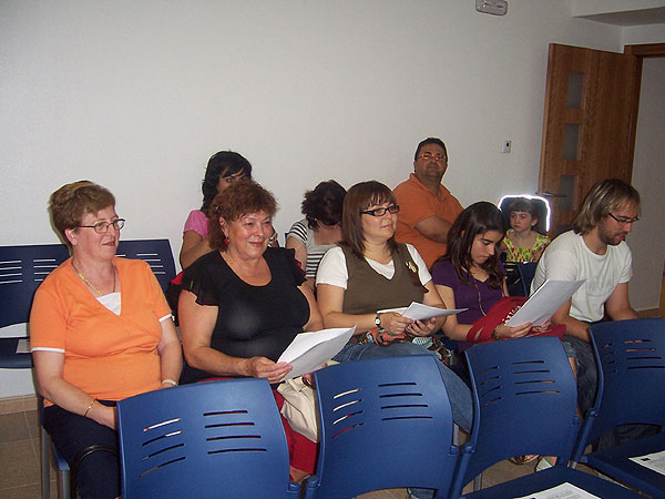 LA ASOCIACIÓN DE ENFERMEDADES RARAS Y TRASTORNOS DEL DESARROLLO “D´GENES” SE REÚNE CON LOS VOLUNTARIOS DE ESTA ENTIDAD PARA PLANIFICAR LAS ACTIVIDADES DE VERANO, Foto 2