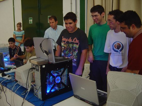AMANTES DE INTERNET SE CONCENTRAN ESTE FIN DE SEMANA EN EL I LAN PARTY EN EL PABELLÓN DE DEPORTES MANOLO IBÁÑEZ , Foto 1