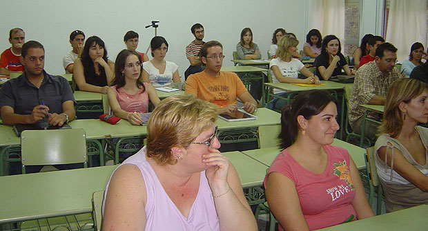AUTORIDADES EDUCATIVAS REALIZAN UNA VISITA EN LA APERTURA DEL CURSO EN LA NUEVA ESCUELA OFICIAL DE IDIOMAS DE TOTANA   , Foto 2