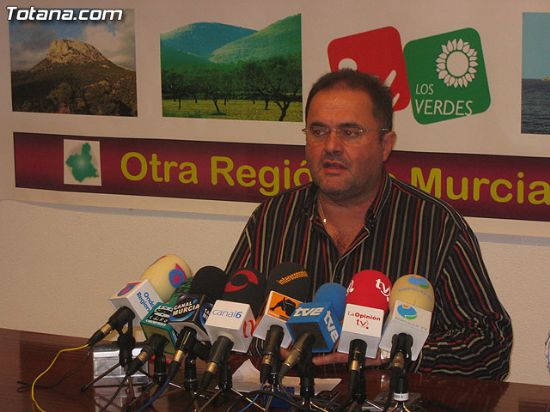 IU+LV dice que “es el presidente de la Comunidad Autónoma, Ramón Luis Valcárcel, quien debe actuar para llenar el vacio institucional del ayuntamiento de Totana: debe quitar la inmunidad al diputado popular Juan Morales Cánovas”, Foto 1