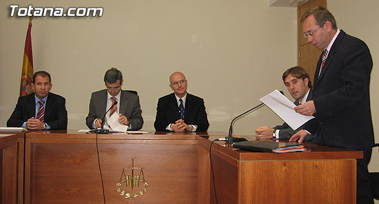 EL PRESIDENTE DEL TSJ Y EL ALCALDE INAUGURAN EL JUZGADO DE INSTRUCCIÓN Y PRIMERA INSTANCIA NÚMERO 4 DEL PARTIDO JUDICIAL DE TOTANA, Foto 5