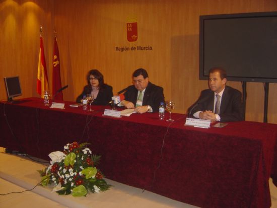 RUTAS DE SENDERISMO Y PARAJE DE LA SANTA, PRINCIPALES ATRACTIVOS DE LA OFERTA TURÍSTICA DE TOTANA EN FITUR 2005, Foto 3