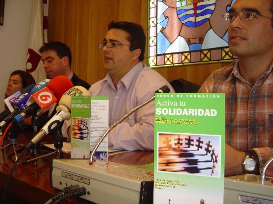 Concejalía Servicios al Ciudadano y “Jóvenes sin Fronteras” organizan curso de formación concienciar población cooperación al desarrollo, Foto 1