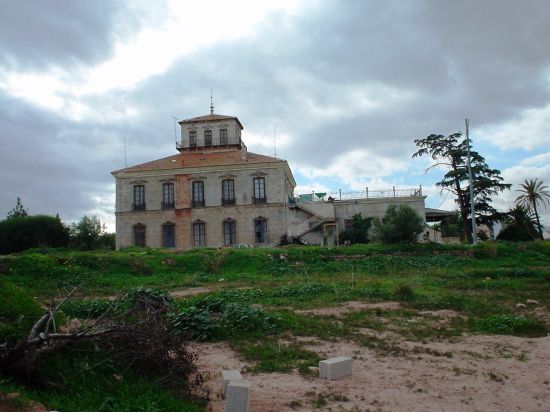 EL PLENO DEL AYUNTAMIENTO DE TOTANA, APRUEBA LA REHABILITACIÓN DEL HUERTO DE GRAY. UN PALACETE, ESTILO ITALIANO, QUE DATA DE 1890, Foto 2