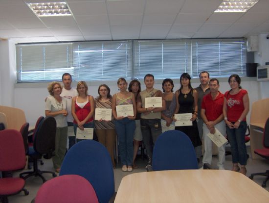 CLAUSURADO EL CURSO DE DISEÑO GRÁFICO PARA DESEMPLEADOS IMPARTIDO EN EL CENTRO DE DESARROLLO LOCAL, Foto 1