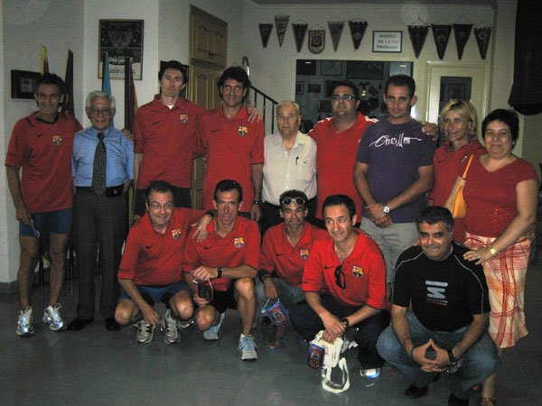 LA PEÑA BARCELONISTA DE  TOTANA APOYA AL EQUIPO DEL ATLETISMO DEL FCB VETERANOS, Foto 1