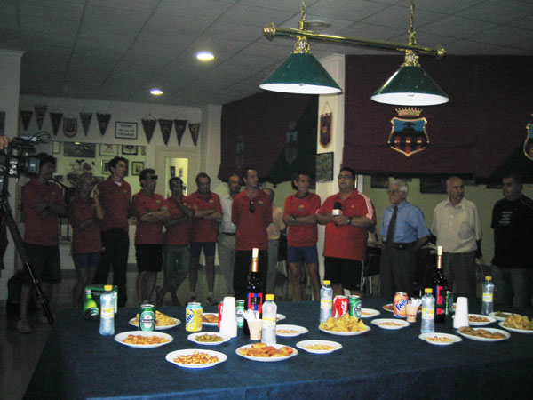LA PEÑA BARCELONISTA DE  TOTANA APOYA AL EQUIPO DEL ATLETISMO DEL FCB VETERANOS, Foto 2