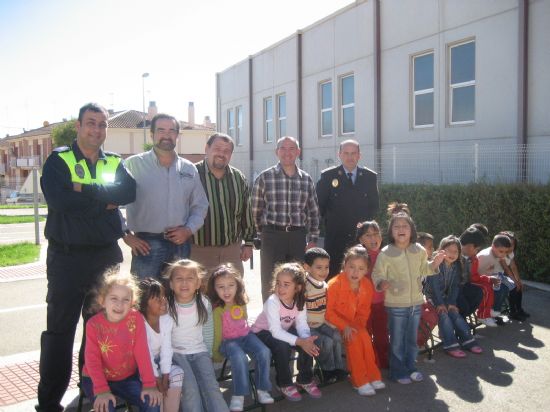 LA CONCEJALÍA DE SEGURIDAD CIUDADANA Y LA POLICÍA LOCAL DE TOTANA MUESTRAN A AUTORIDADES MUNICIPALES Y POLICIALES DE LAS GABIAS (GRANADA) EL PARQUE DE EDUCACIÓN VIAL (2007), Foto 1