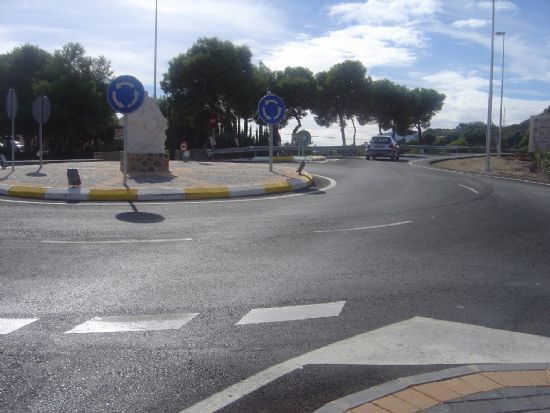 CONSEJERO OBRAS PÚBLICAS Y ALCALDE INAUGURAN ROTONDA ACCESO PARAJE LA SANTA, Y ANUNCIAN COLOCACIÓN PRIMERA PIEDRA VARIANTE NORTE FINALES ESTE MES , Foto 3